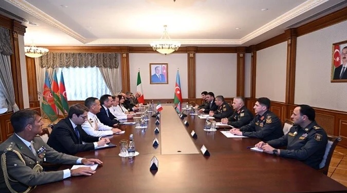 Zakir Həsənov italiyalı admiralı qəbul etdi